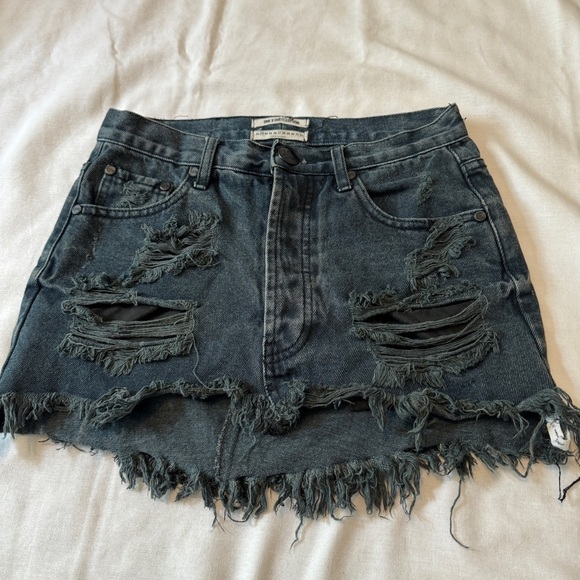 One Teaspoon 23 Junkyard Low Waist Button Fly Distressed Mini Skirt Boho - Picture 2 of 8